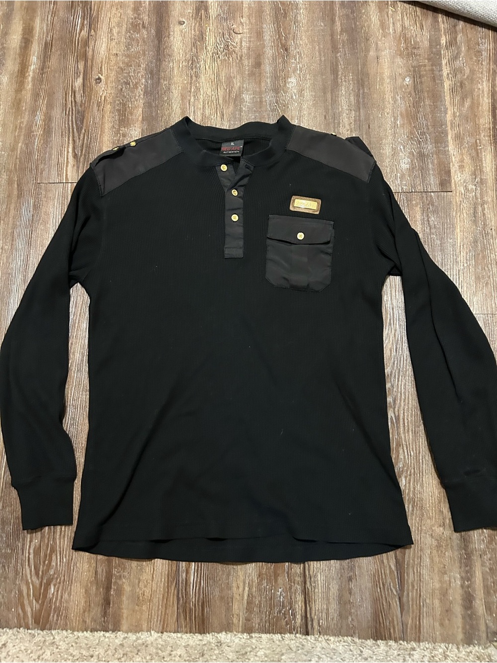 Men’s Red Ape Black and Gold 1/4 Button Henley Shirt Size XL